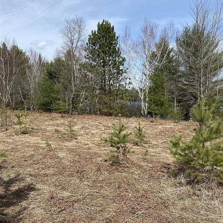 1st image of 28 Lakes Park Pioneer Dr