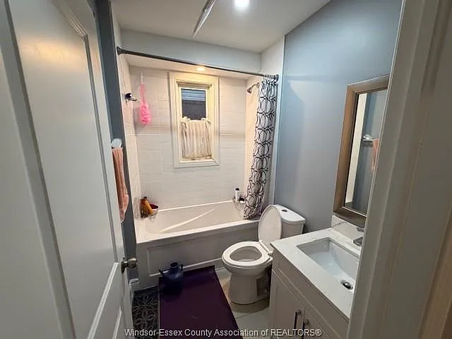 25 Giles Blvd E #MAIN LEVEL — Photo 16