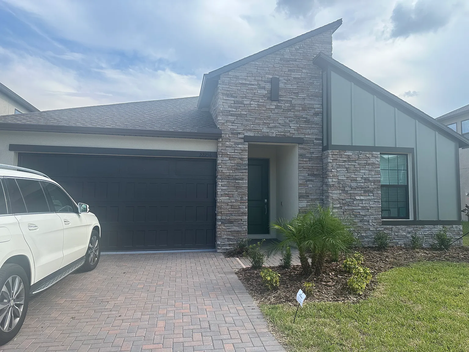 3 bed, 2156 sqft, $2,795 — Photo 1