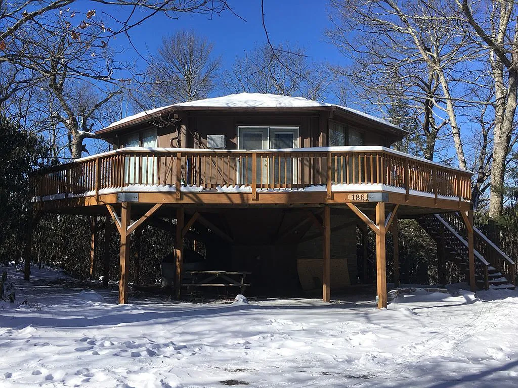 Furnished Rental in Blowing Rock Area; Absolutely Wonderful Deck for Entertaining! — Photo 1