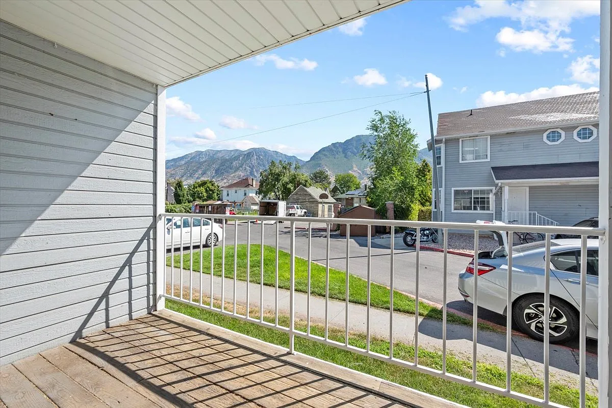 2 bed, 770 sqft, $439 — Photo 2