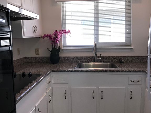 2nd image of 2820 Malabar Ave #3