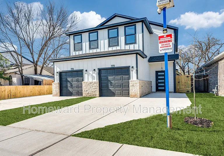 837 Stamps Ave — Photo 1