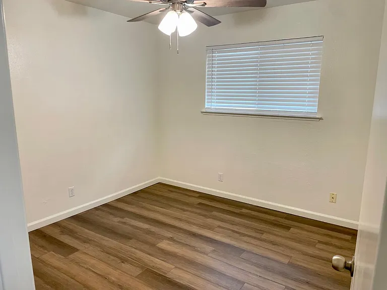 363 E Florinda St — Photo 14