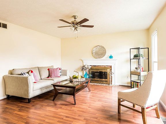 2nd image of 3848 Forest Green Dr