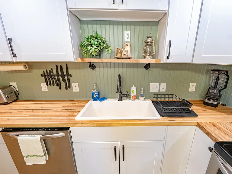 220 Burland Dr — Photo 20