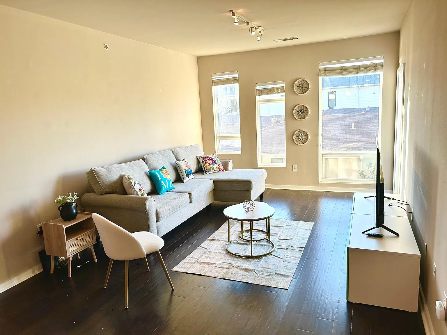4107 Bowser Ave — Photo 2