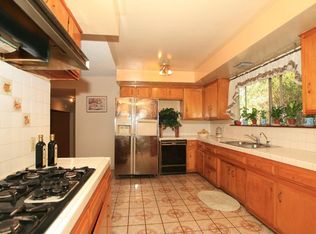 3111 Fair Oaks Ave, Altadena, CA 91001
