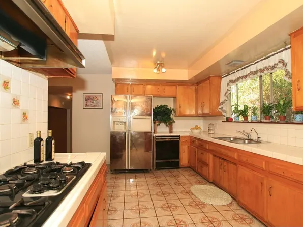 3111 Fair Oaks Ave, Altadena, CA 91001