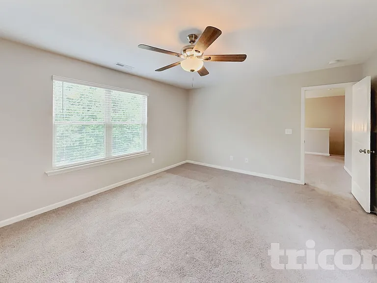 104 Yadkin St — Photo 7