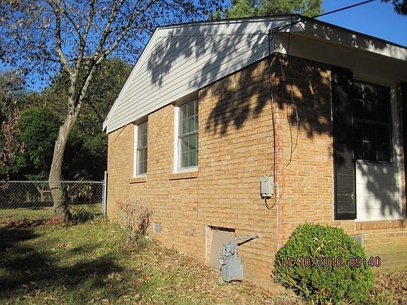 4th image of 4609 College St