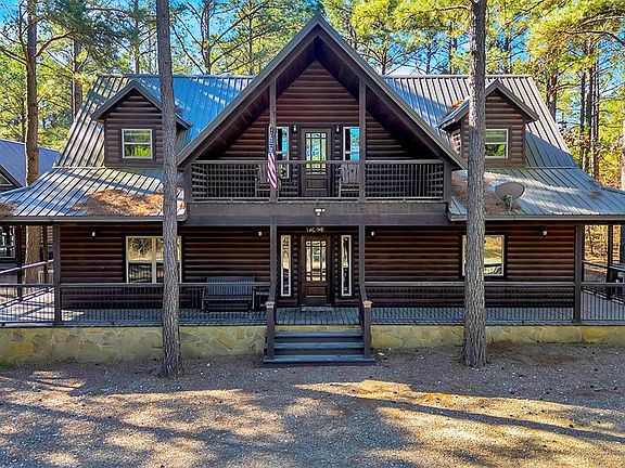 2nd image of 658 Sugar Pine Loop