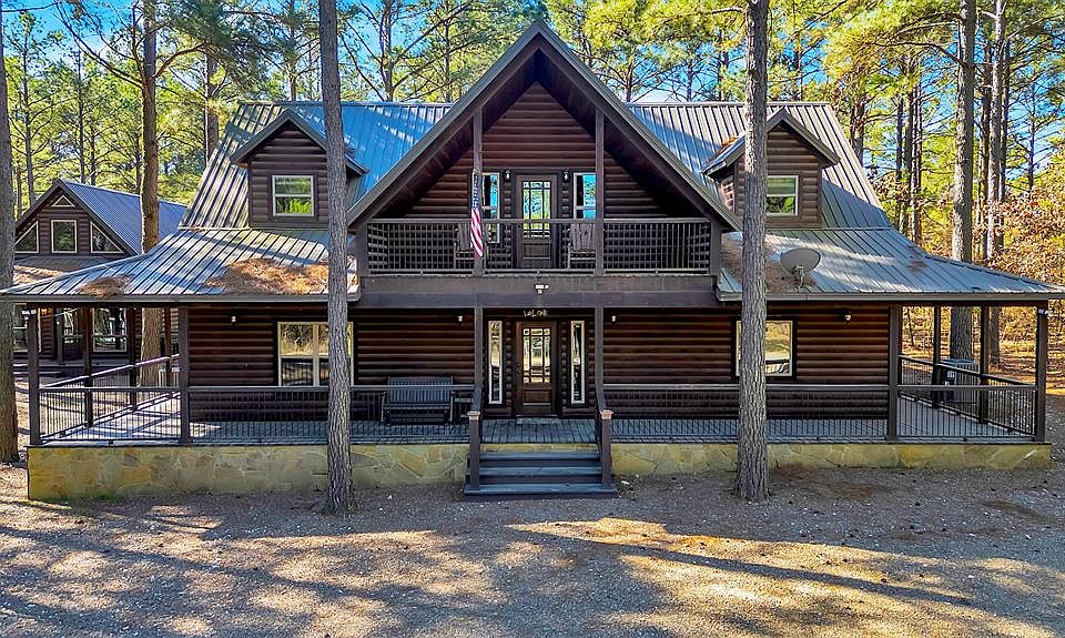 1st image of 658 Sugar Pine Loop