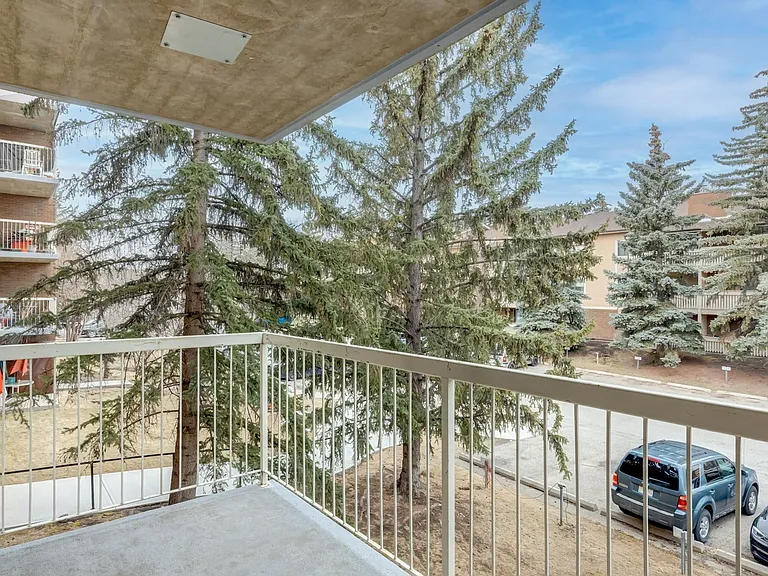 1825 Woodview Dr SW — Photo 34