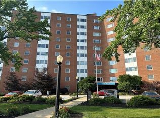 11820 Edgewater Dr APT 709, Lakewood, OH 44107
