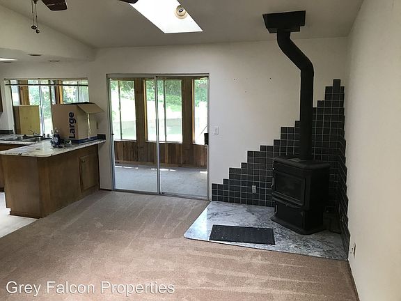 5th image of 8426 Hidden Valley Cir