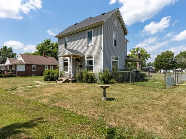 801 W Jefferson Ave, Altamont, IL 62411