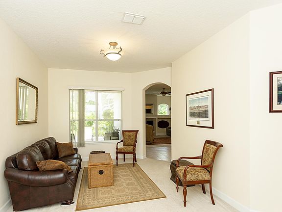 5th image of 1336 BARRINGTON Circle