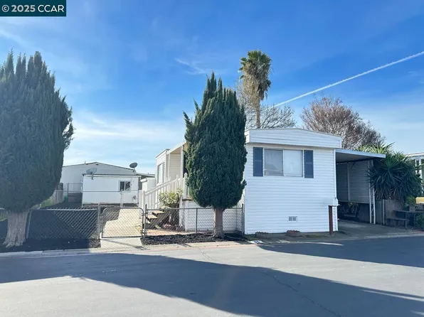 15820 S Harlan Rd Trailer 65, Lathrop, CA 95330