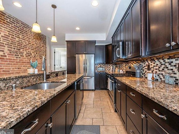 4th image of 706 S Conkling St