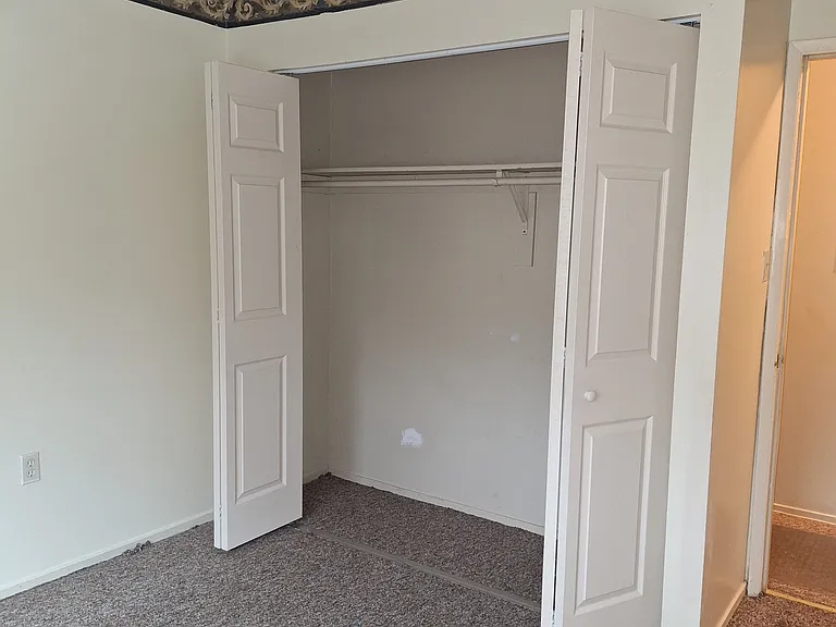 2nd BR nice space with spacious closet &