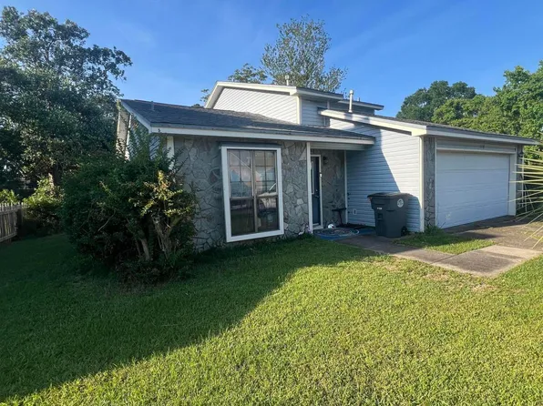 109 Crystal Lake Ln, Valparaiso, FL 32580