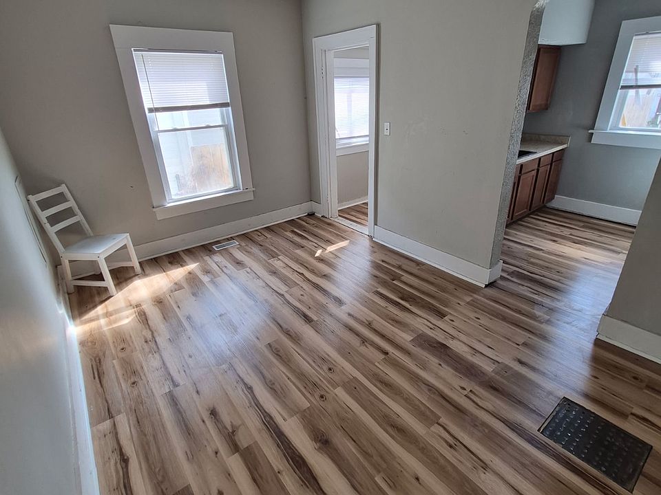 1st image of 546 N Eastern Ave