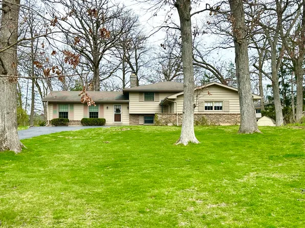 4608 North Ct, Crystal Lake, IL 60012