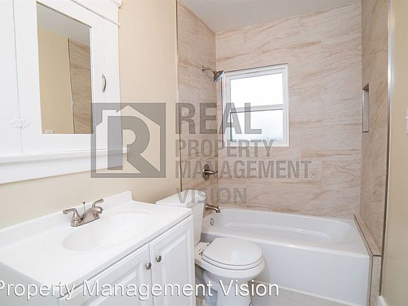 3rd image of 620 S Louise St #5776858
