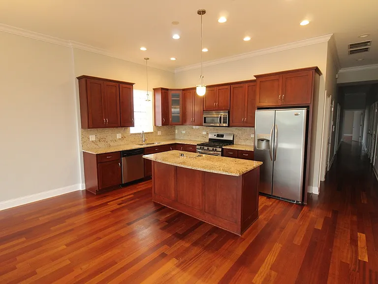 3110 W Belmont Ave #2W — Photo 1