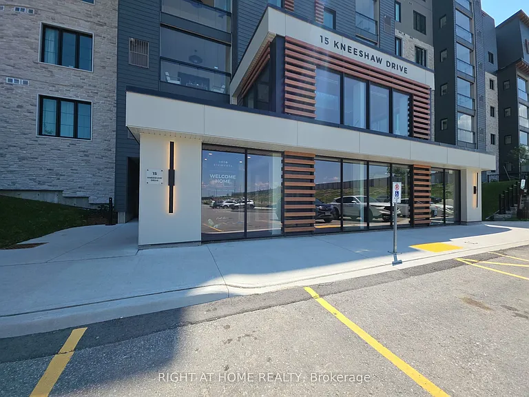 15 Kneeshaw Dr #405 — Photo 2
