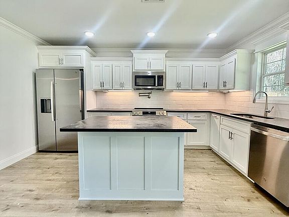 4th image of 111 Morgan Pl