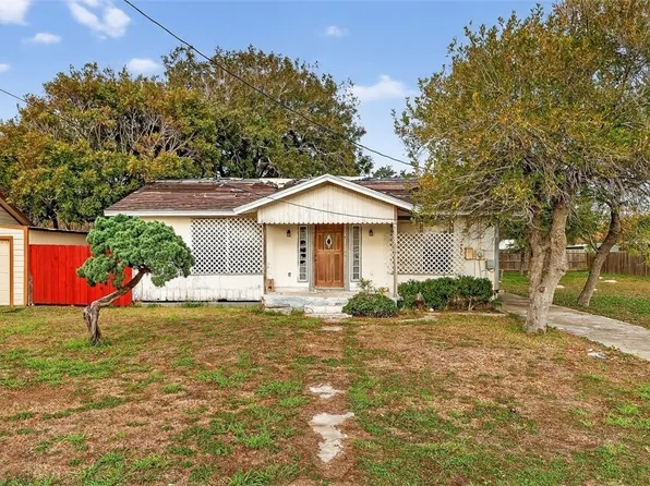 1930 Sandy Way, Corpus Christi, TX 78418