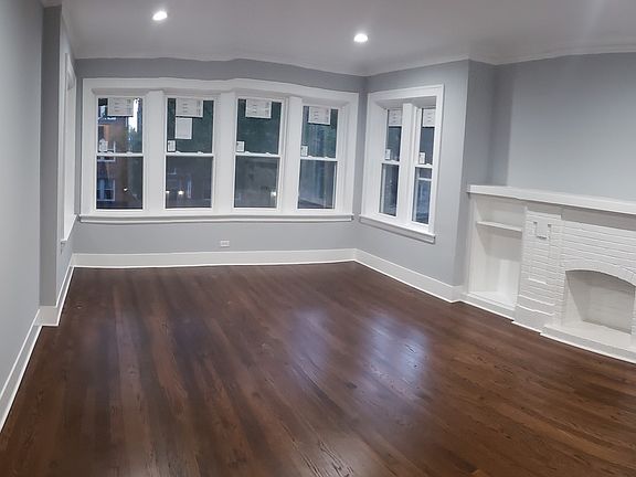 3rd image of 6425 N Claremont Ave