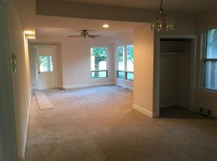 2520 Edina Blvd, Zion, IL 60099