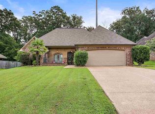 614 Pinebrook Pl, Brandon, MS 39047