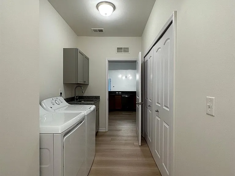 28289 S Pointe Ln — Photo 14