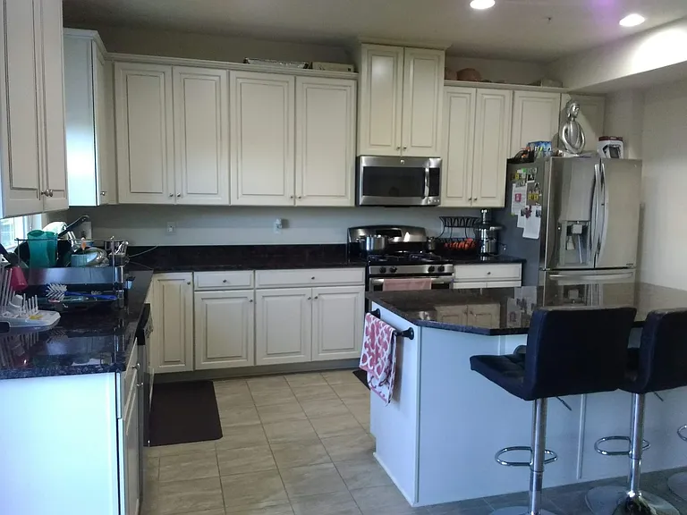 904 Pointe View Dr — Photo 2