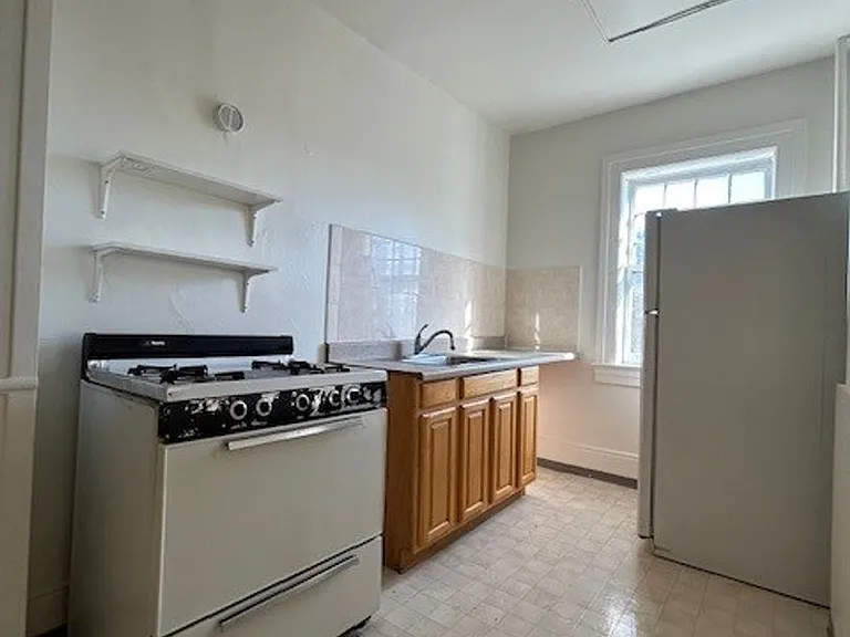 1 Bed 1 Bath- with Hardwood Floors in Downtown Berkeley — Photo 5