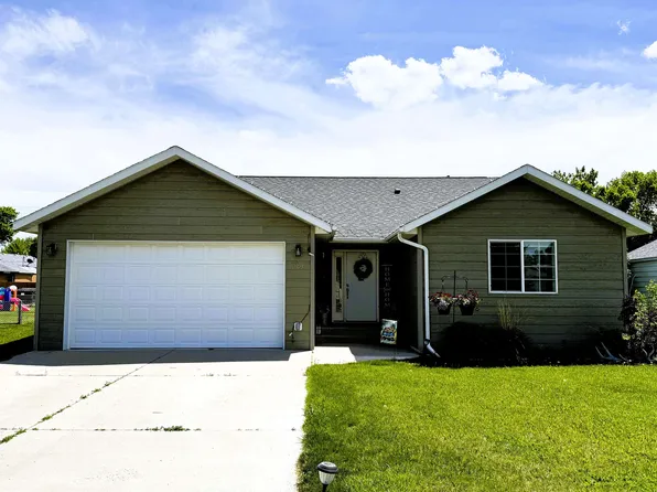 1216 Charles Ave, Worland, WY 82401