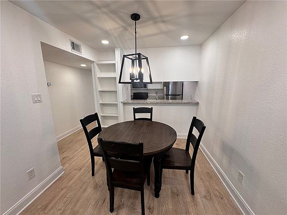 5th image of 1500 Olympia Way #19