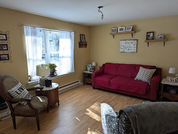 4th image of 344 Essex Ave
