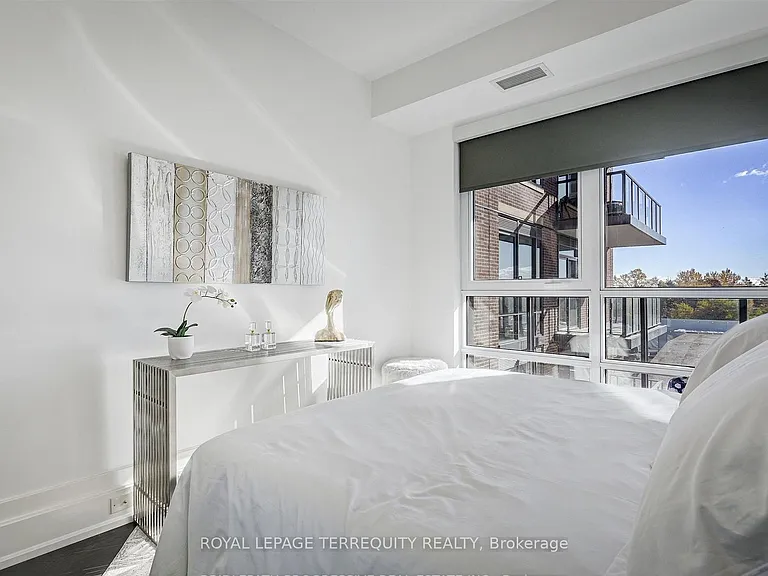 3 Southvale Dr #401 — Photo 22
