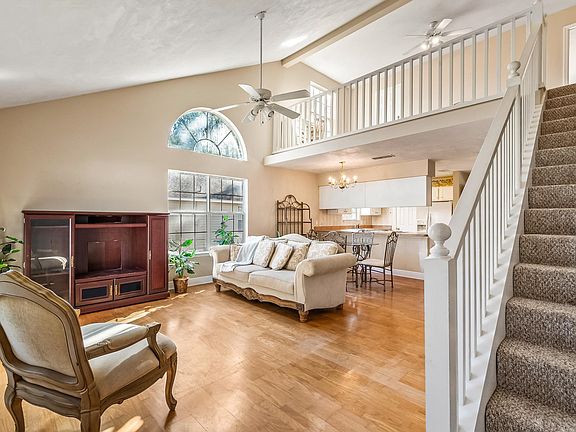 3rd image of 3553 Chatelaine Dr