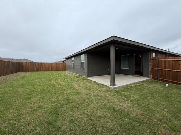 2nd image of 1208 Riverbrook Ln