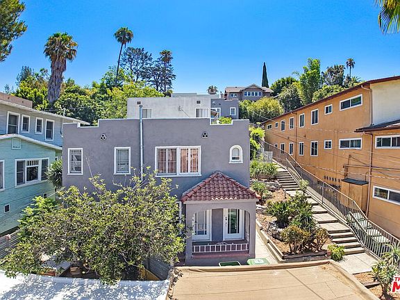 2nd image of 832 Hyperion Ave