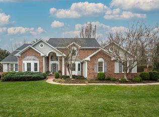 16118 Wilson Manor Dr, Chesterfield, MO 63005