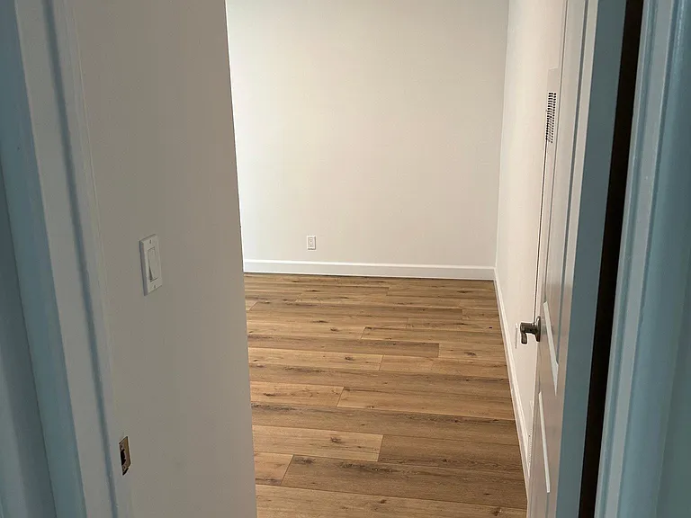 1328 Barry Ave #3 — Photo 9