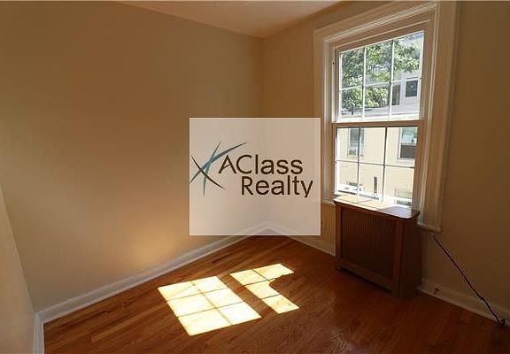 4th image of 526 50th Ave #2F