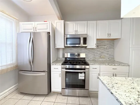 3349 Bouck Avenue image 3 of 9